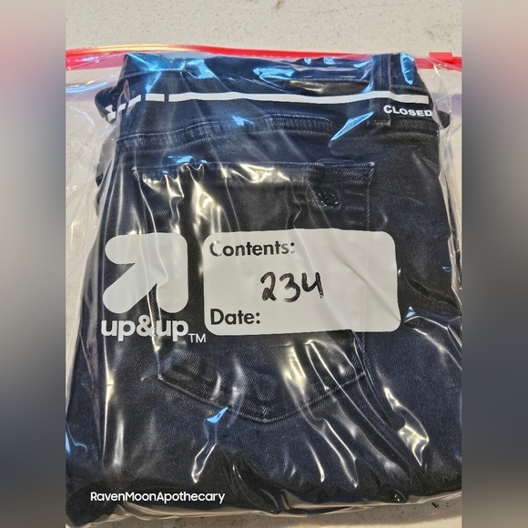 Joe's Black Skinny Jeans - Picture 10 of 10